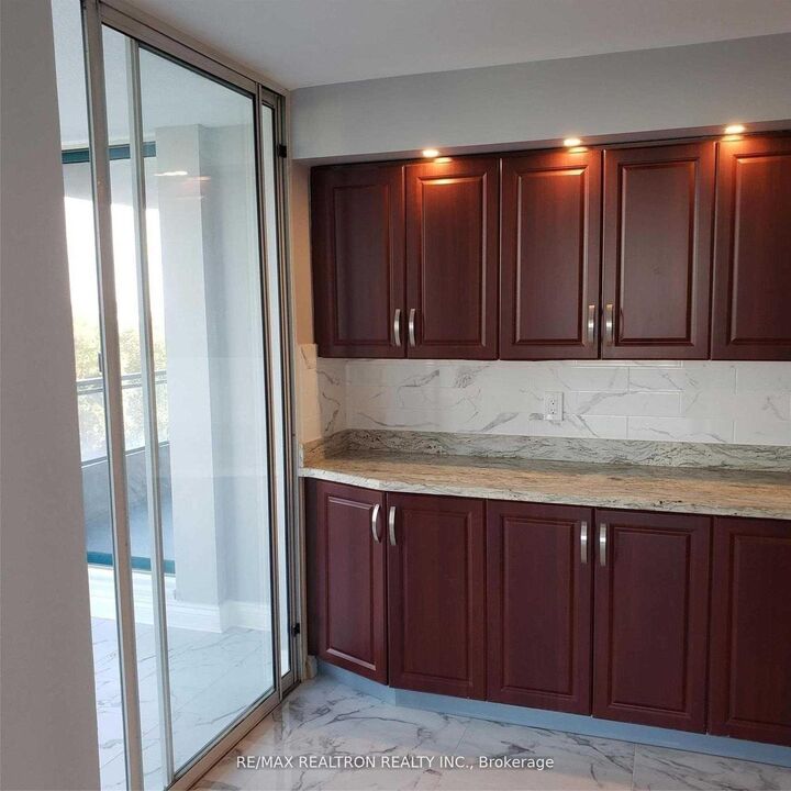 Property Photo:  4727 Sheppard Avenue E 704  ON M1S 5B3 