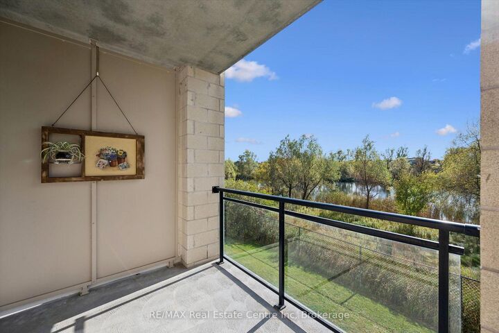 Property Photo:  1077 Gordon Street 134  ON N1G 0E3 