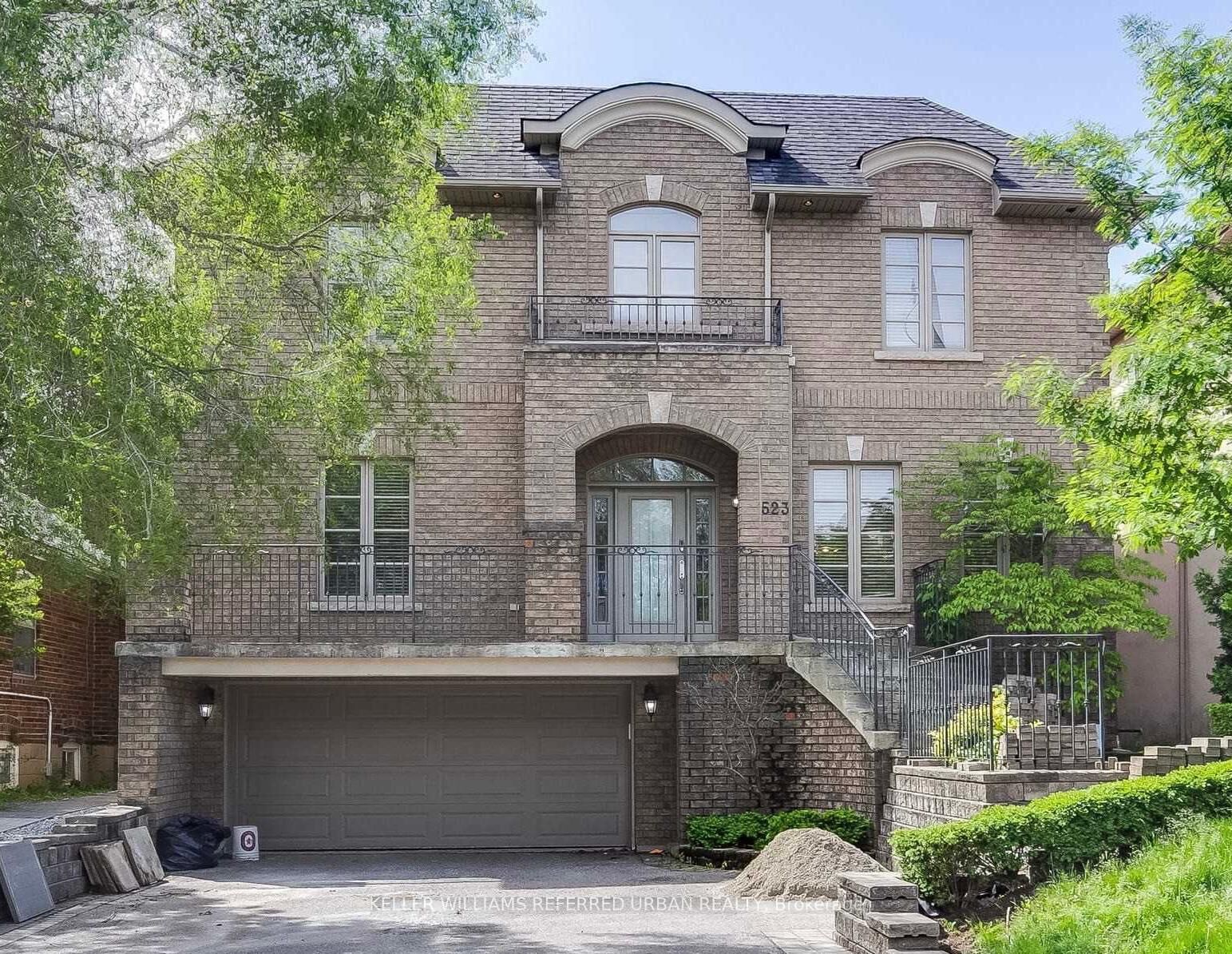 Property Photo:  523 Coldstream Avenue Bsmt  ON M6B 2K7 