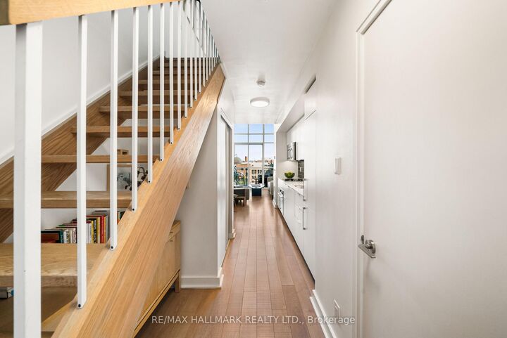 Property Photo:  5 Hanna Avenue 617  ON M6K 0B3 