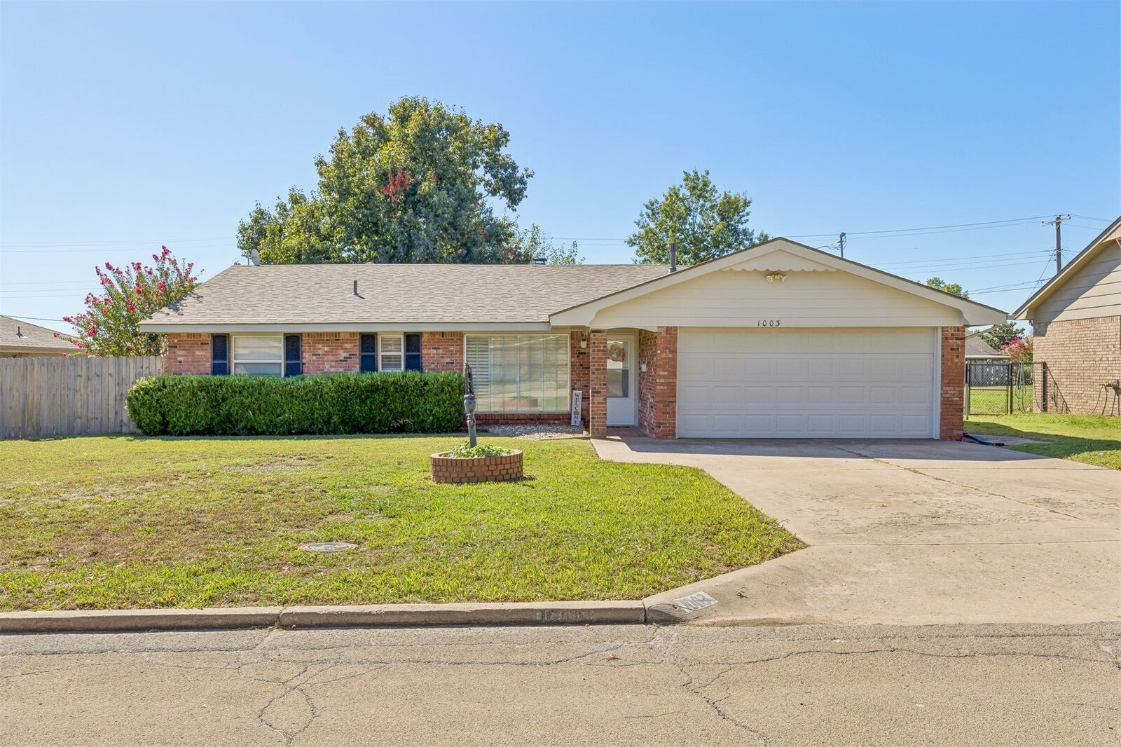 Property Photo: 1003 E 12th Street OK 74023