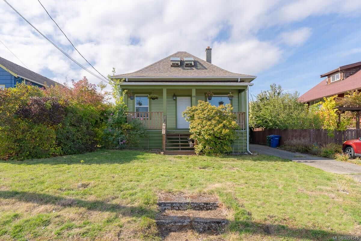Property Photo:  121 Harvey St  BC V9R 3W5 