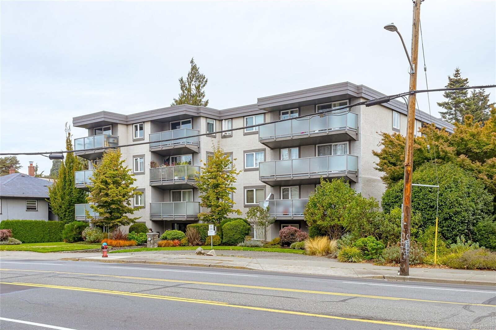 Property Photo:  1342 Hillside Ave #403  BC V8T 2B4 