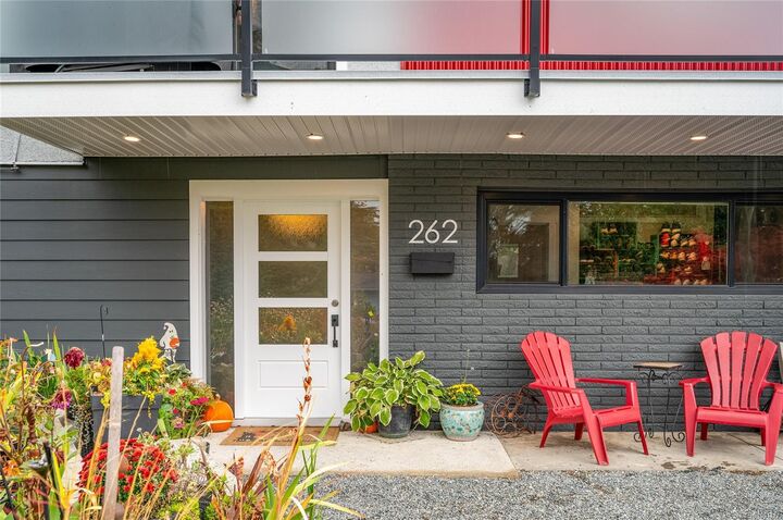 Property Photo:  262 Villa Rd  BC V9T 2P5 