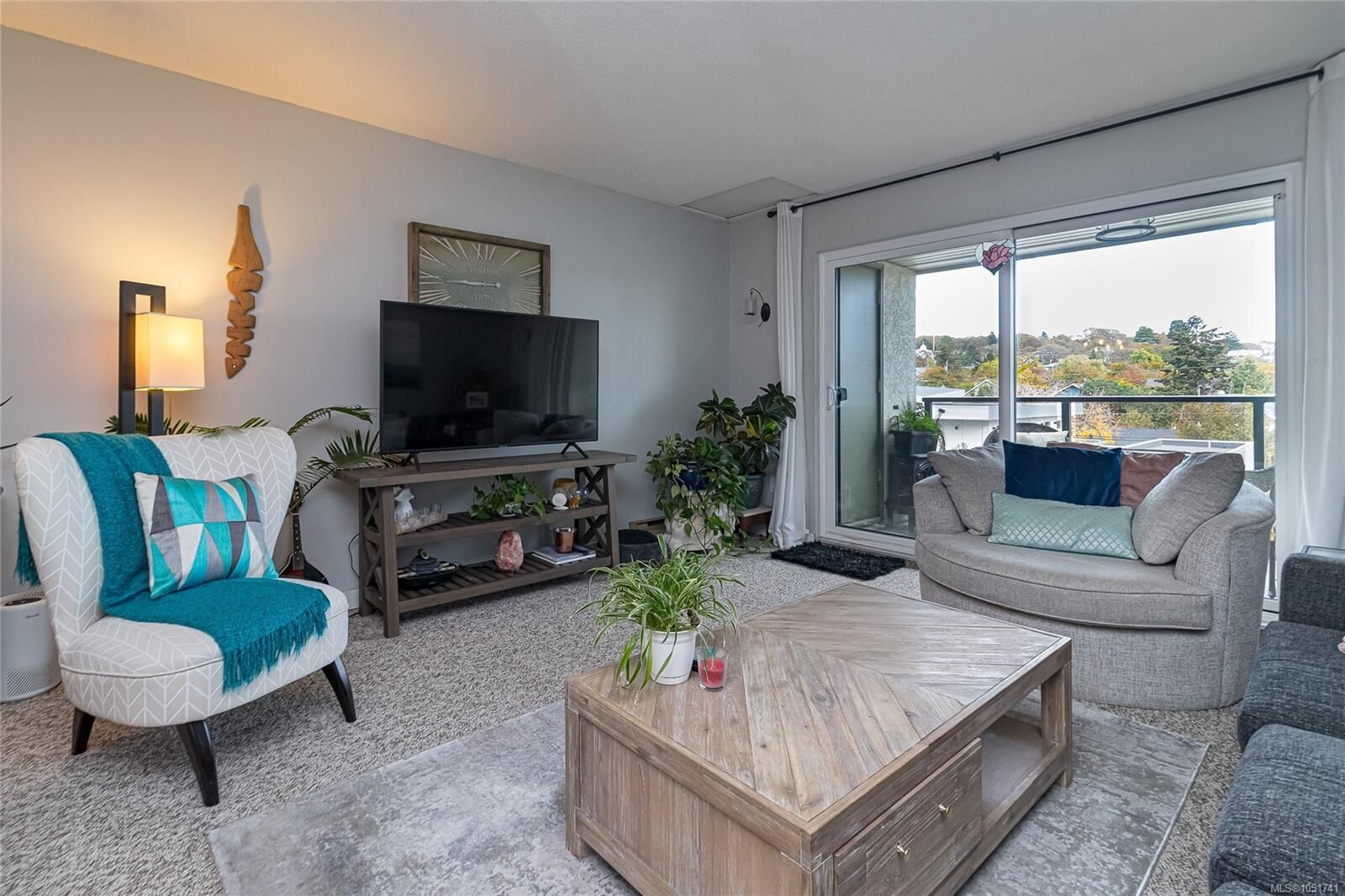 Property Photo: 2757 Quadra St #404 BC V8T 4E5