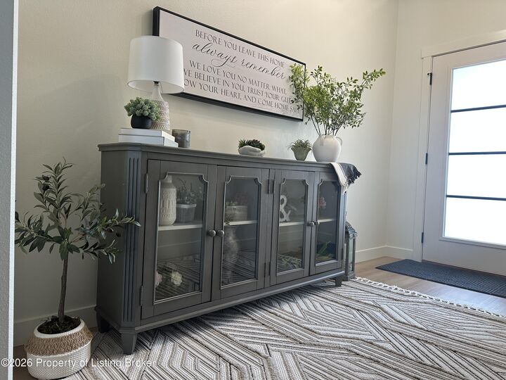 Property Photo:  1190 39th Avenue W  ND 58601 