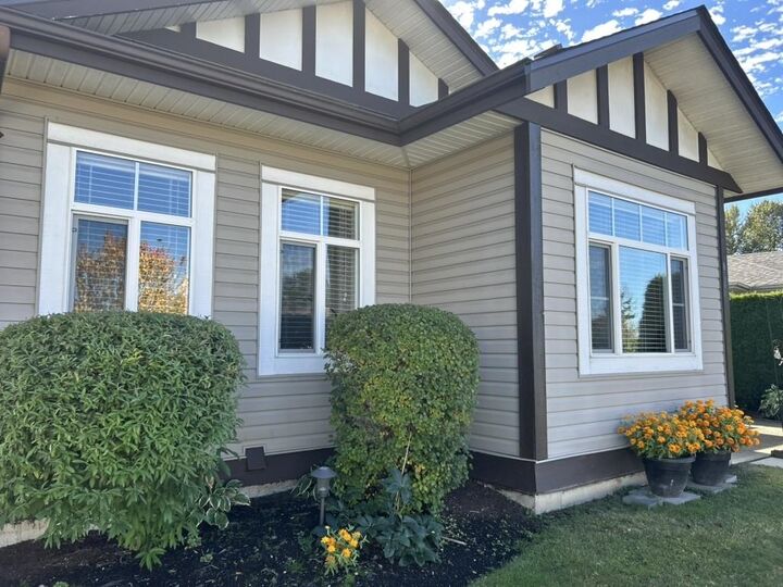 Property Photo:  33751 7 Avenue 141  BC V2V 7C2 