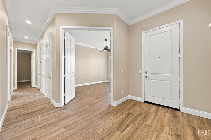 Property Photo: 6019 Dubois Place CA 93306