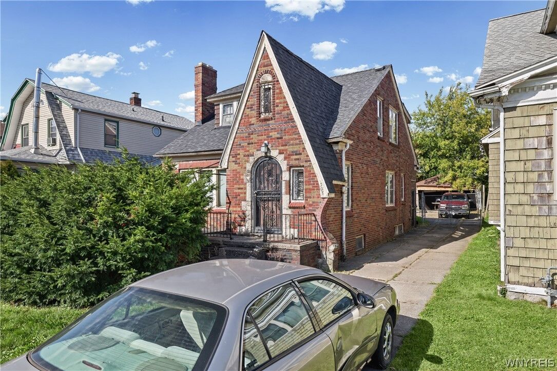 Property Photo:  328 Highgate Avenue  NY 14215 