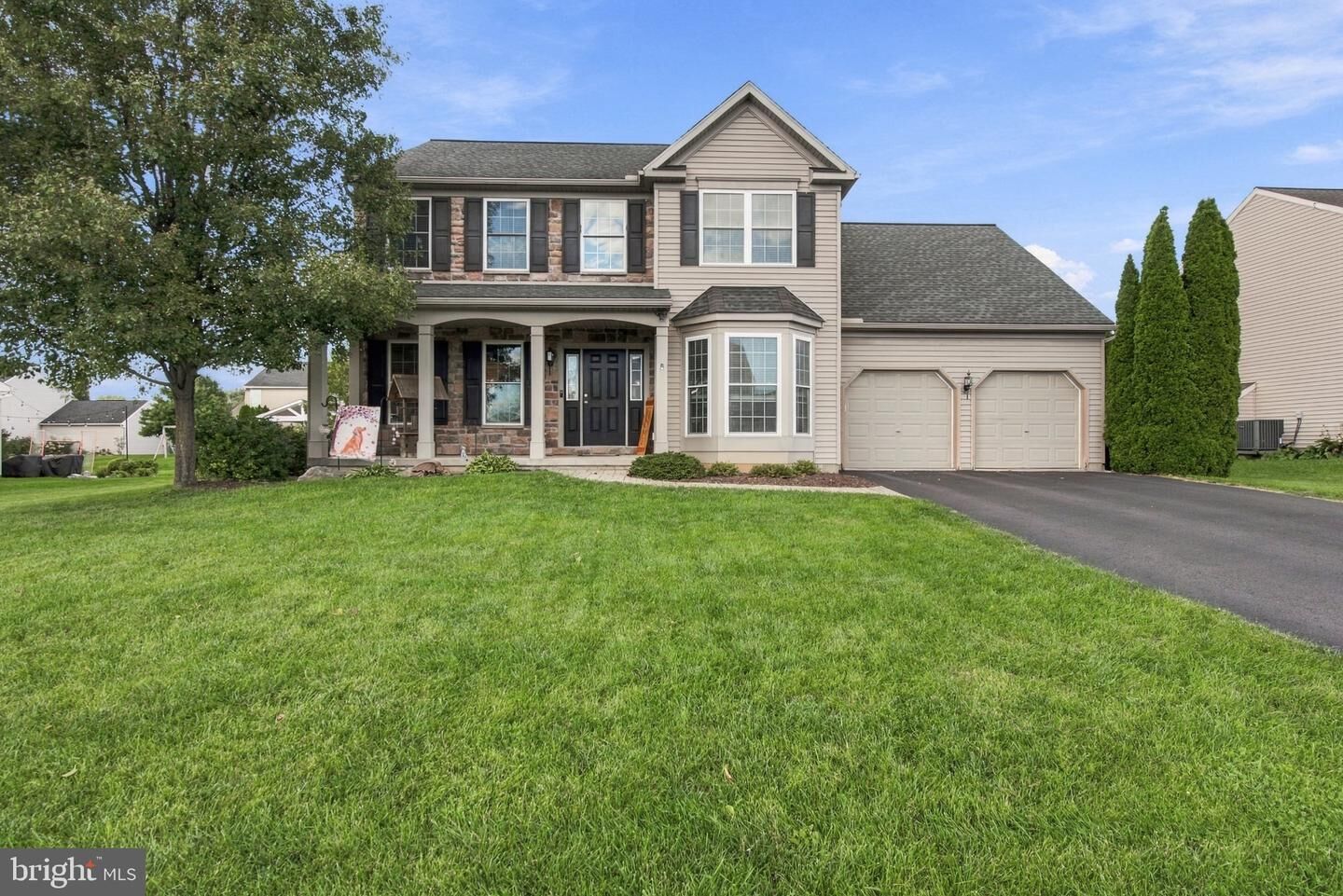 Property Photo:  92 Cottonwood Court  PA 17078 