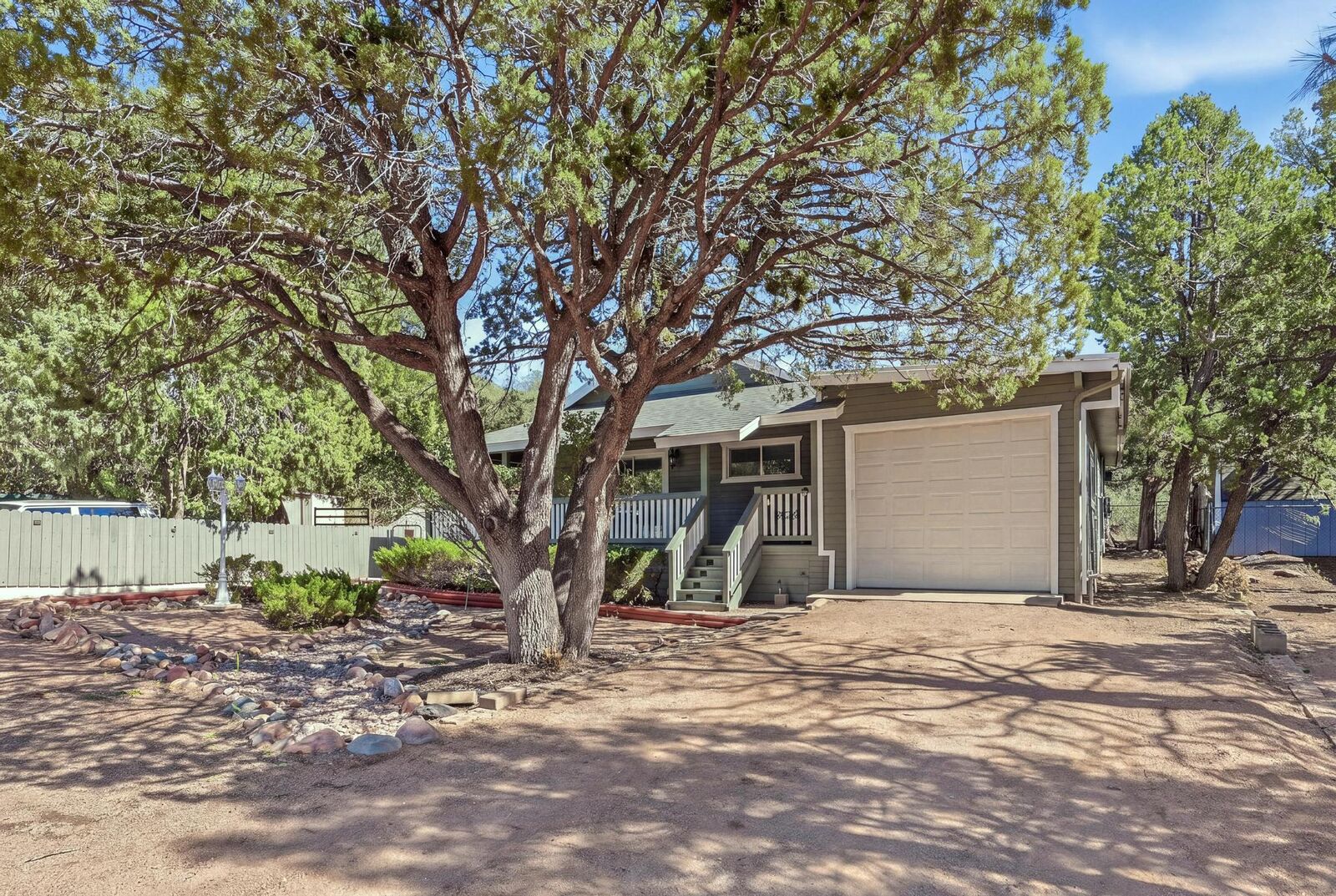 Property Photo:  905 N William Tell Circle  AZ 85541 
