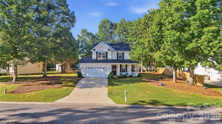 Property Photo:  1242 Laurel Woods Drive  NC 28052 