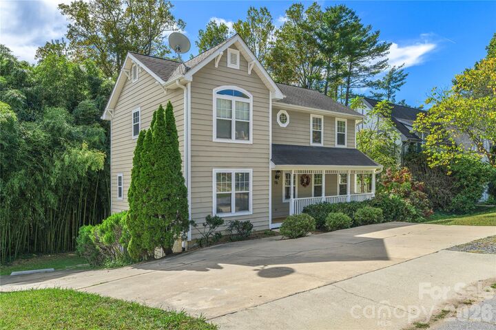 Property Photo:  17 Sheridan Road  NC 28803 