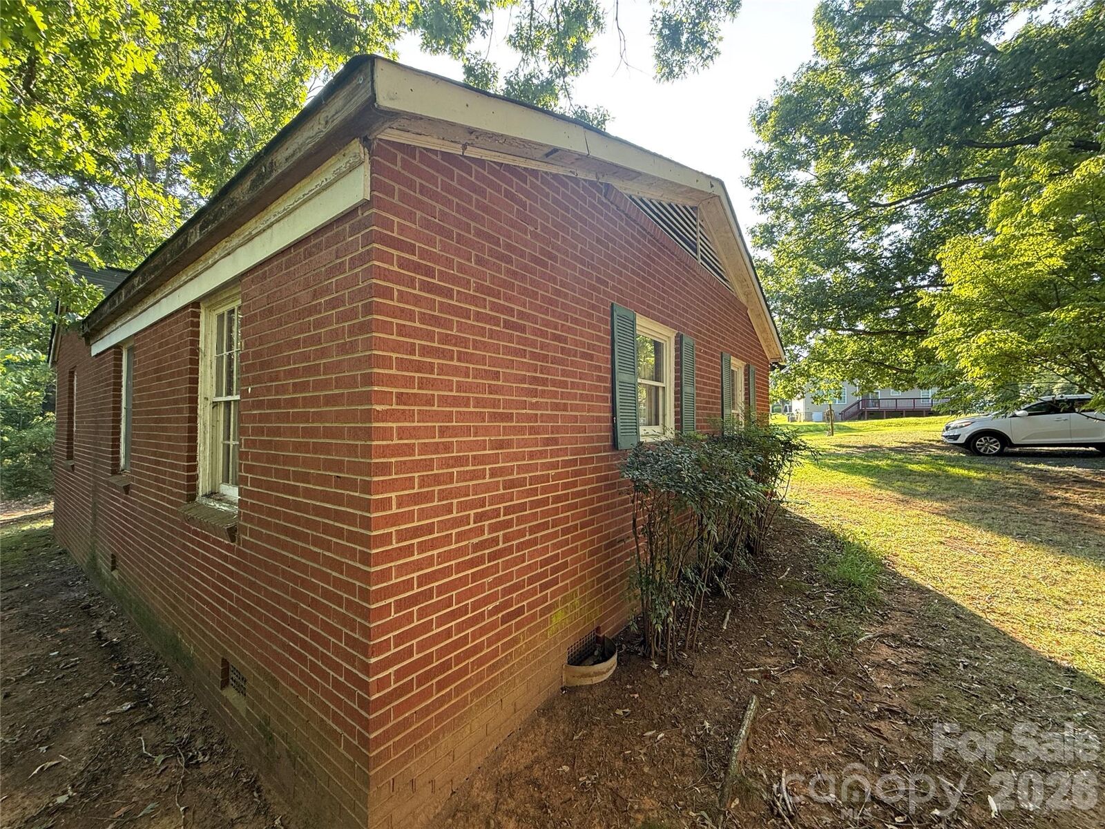Property Photo:  8915 Idlewild Road  NC 28227 