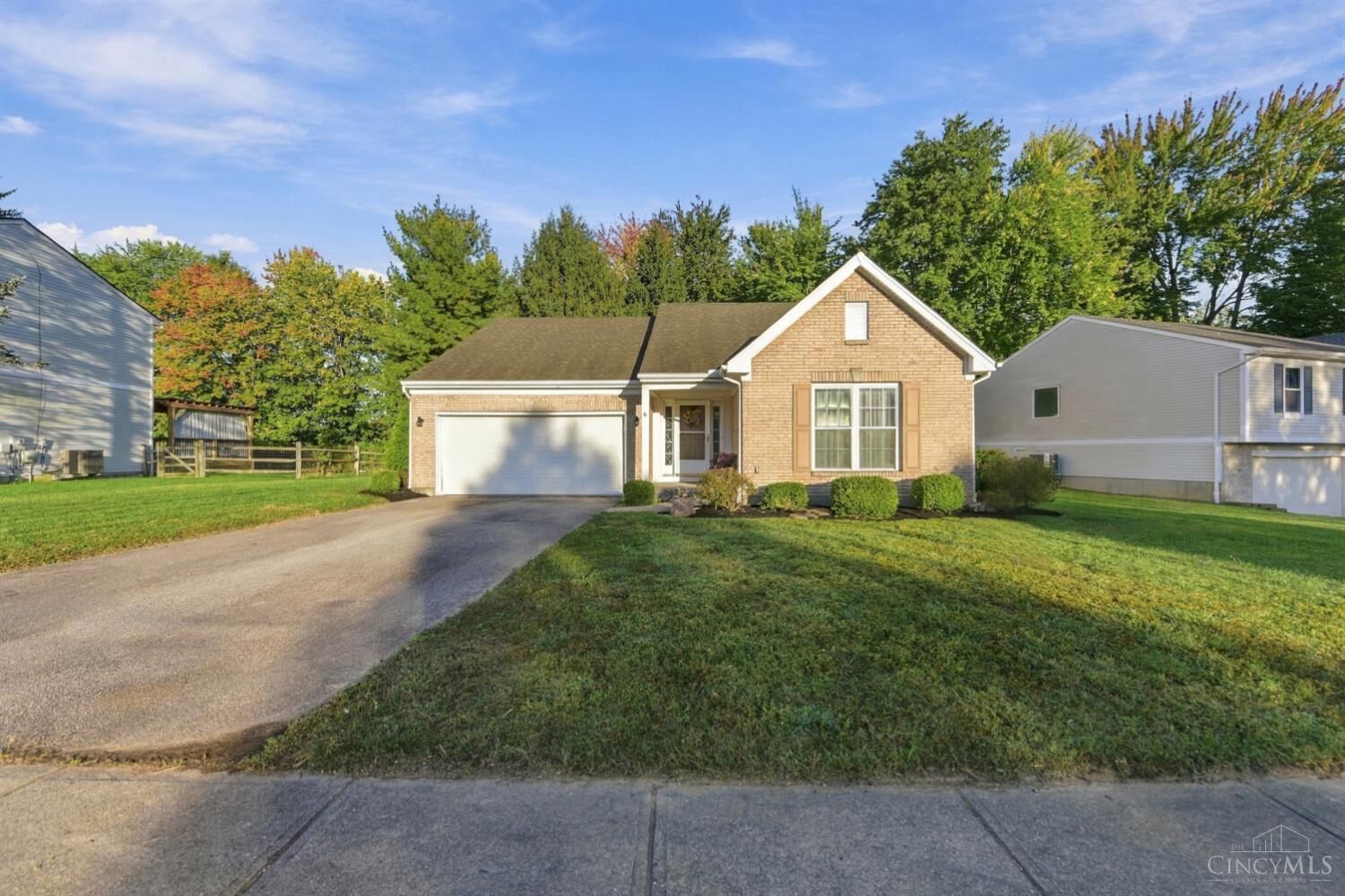 Property Photo: 3681 Shorewood Drive OH 45102