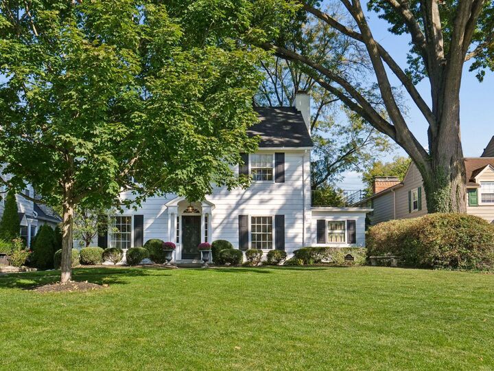 Property Photo: 1934 Collingswood Road OH 43221