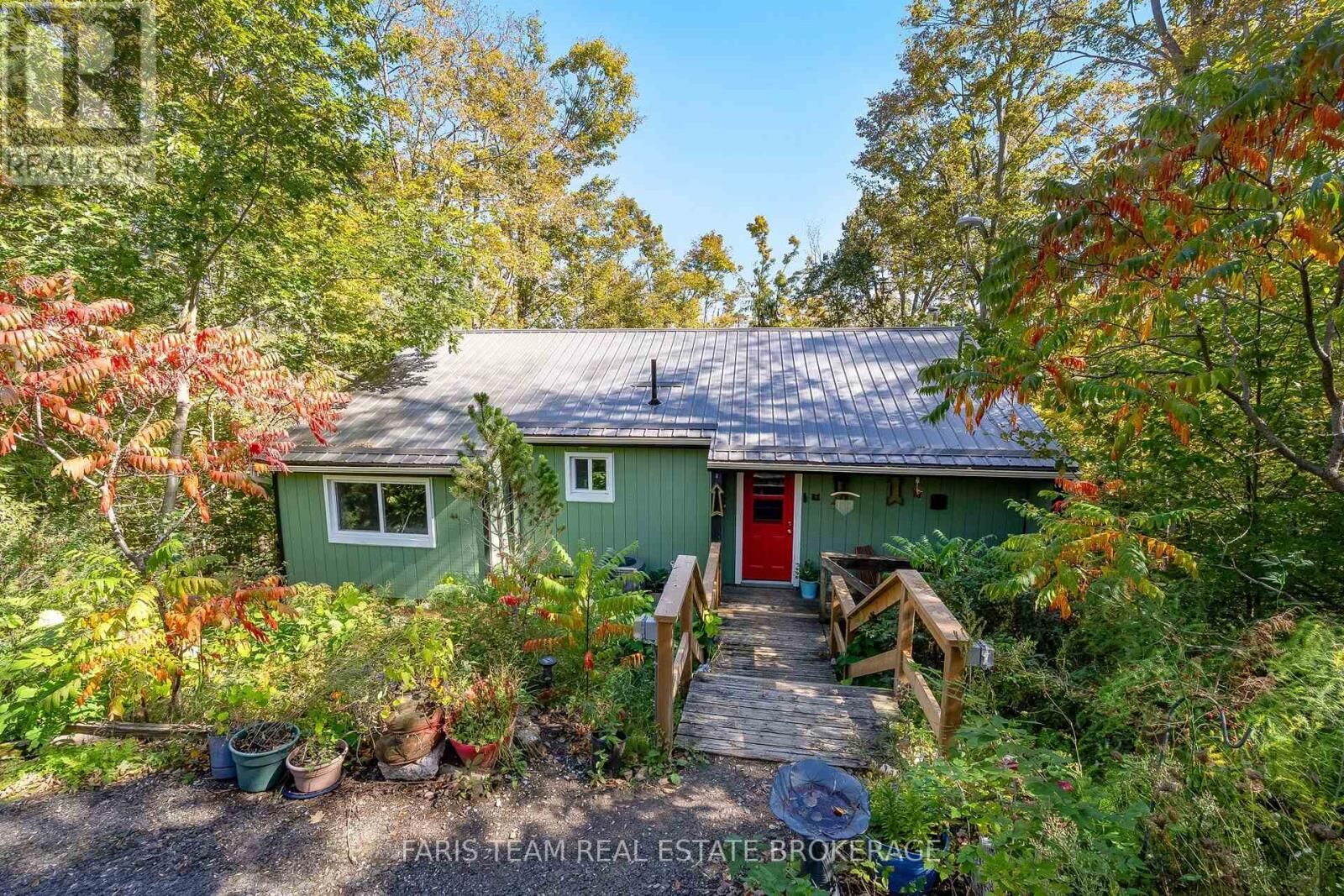 Property Photo:  29 Oneida Avenue  ON L0K 1E0 
