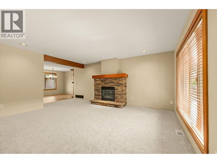 Property Photo:  922 Paret Crescent  BC V1W 4X8 