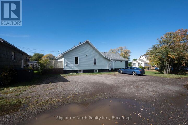 Property Photo:  114 Caroline Street  ON P7E 4T6 