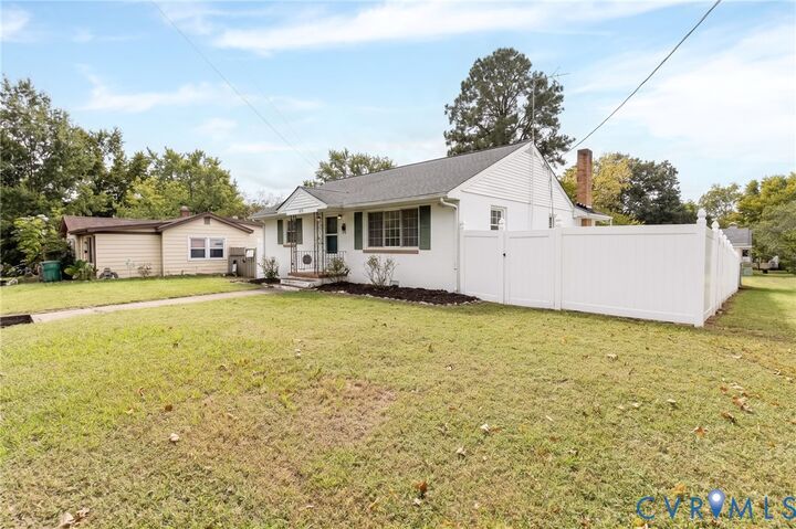 Property Photo:  332 S 19th Avenue  VA 23860 