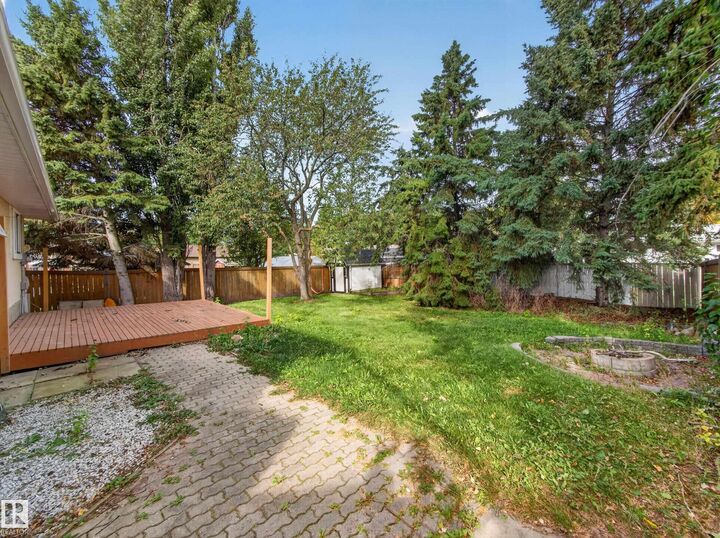 Property Photo:  16 Greenwood Way  AB T8A 0J5 