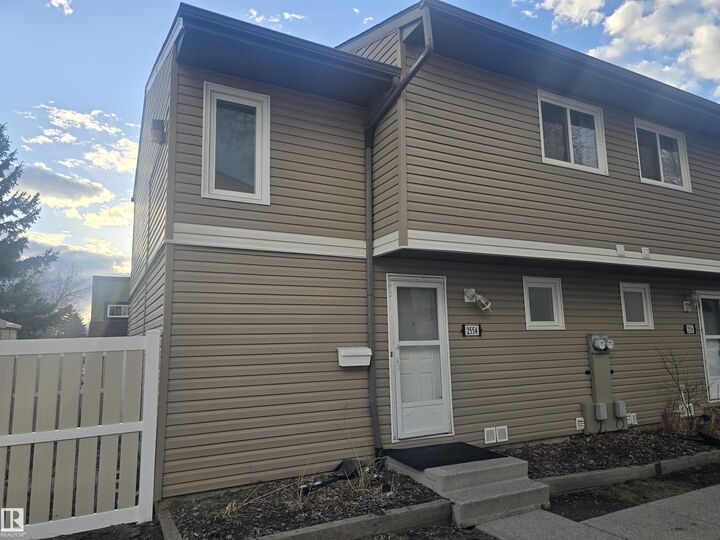 Property Photo:  2554 79 Street NW  AB T6K 3Y4 