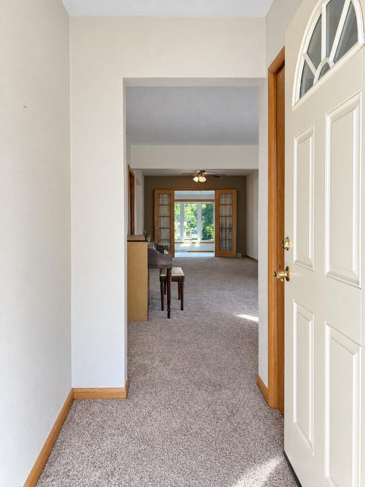 Property Photo:  1227 North 24th Place  IA 50501 
