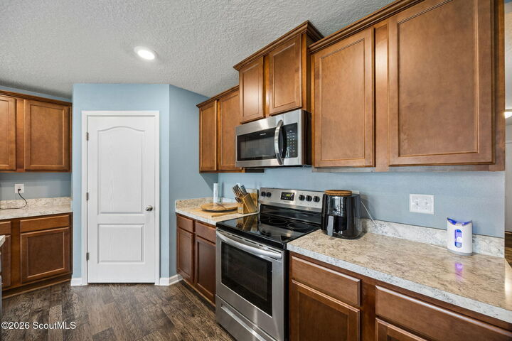 Property Photo:  302 Cedar Breeze Drive  GA 31548 
