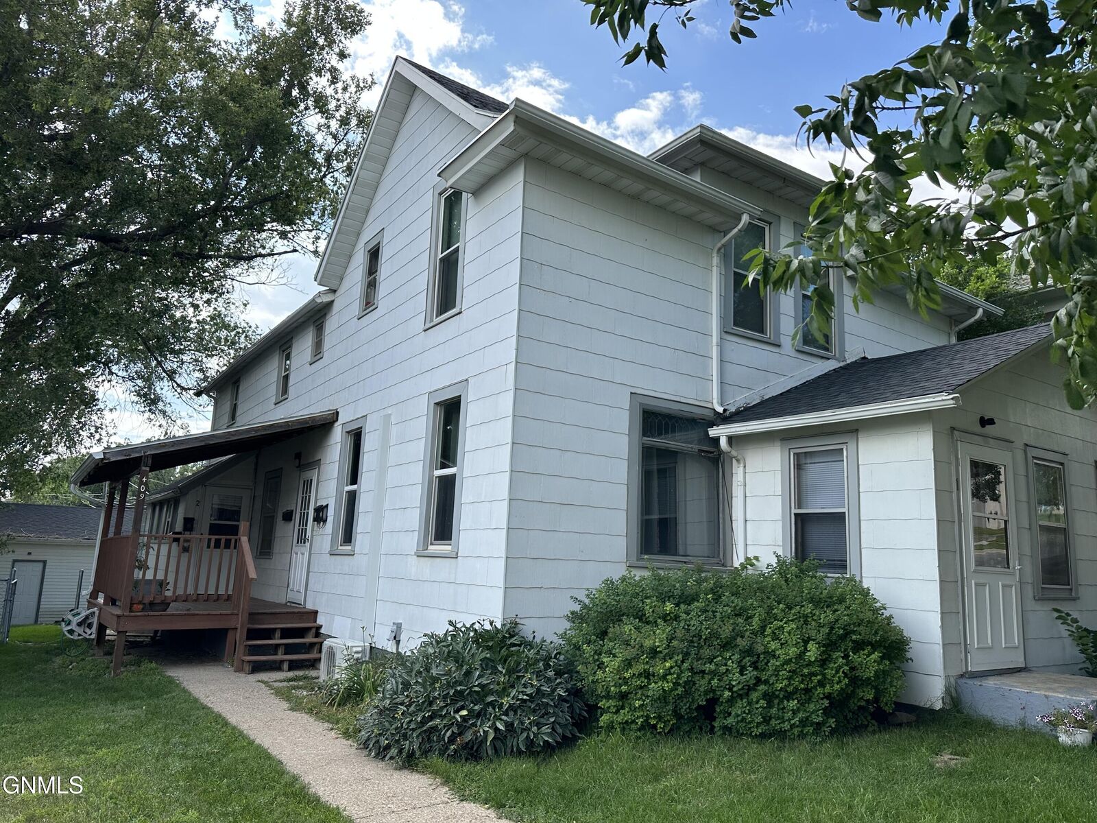 Property Photo:  409 Collins Avenue  ND 58554 