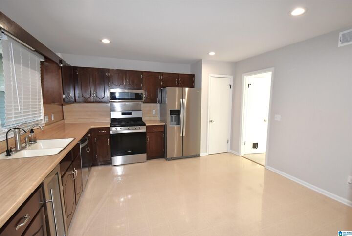 Property Photo:  604 Old Rocky Ridge Lane  AL 35216 