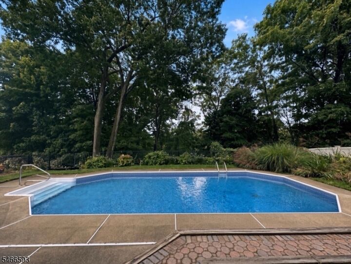 Property Photo:  86 Point View Pkwy  NJ 07470 