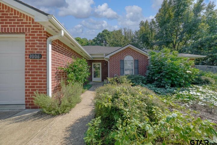 Property Photo: 1006 Carol Drive TX 75771