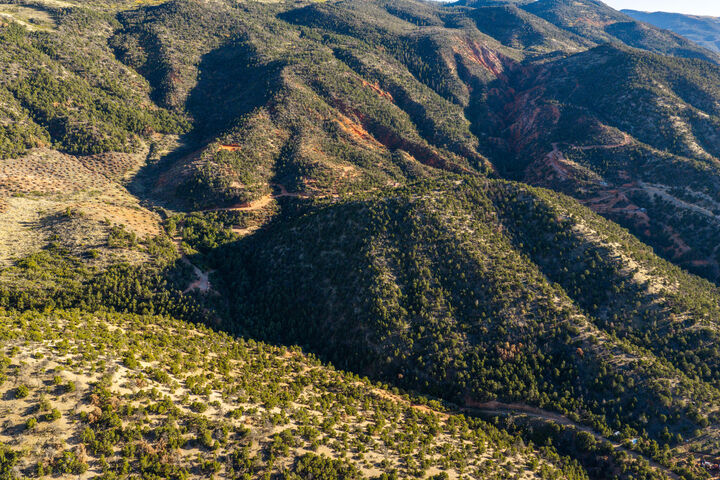 Property Photo: 5.57 Acres Red Canyon UT 84761
