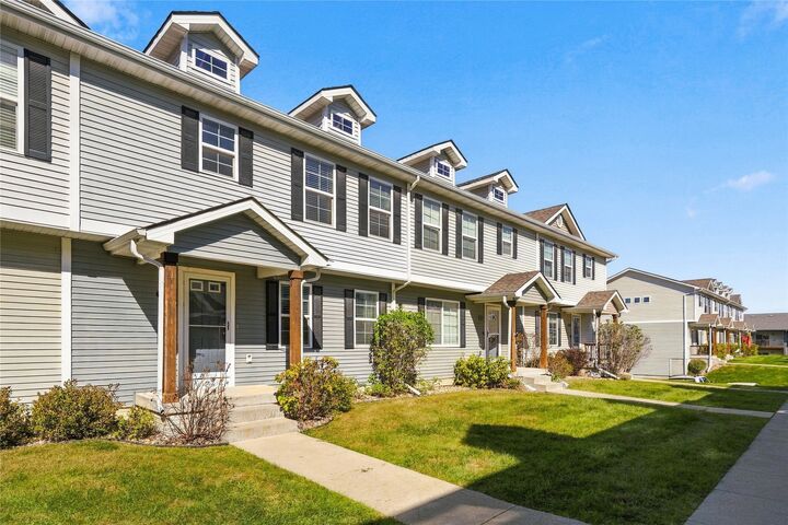 Property Photo:  634 Newport Place  IA 50211 