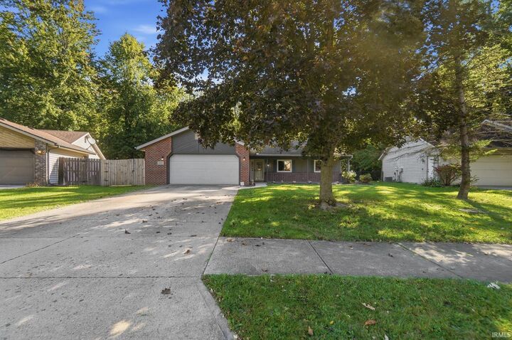 Property Photo:  9615 Mariners Ridge Drive  IN 46819-2452 