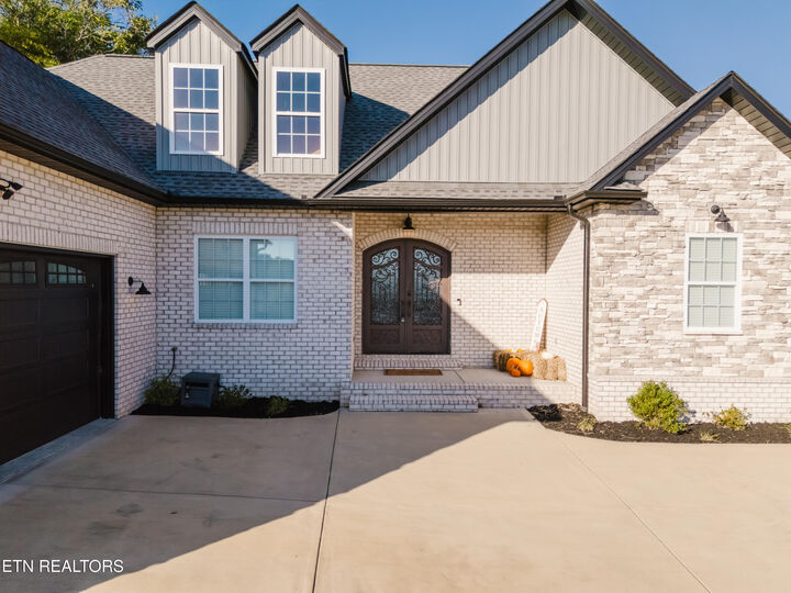 Property Photo: 8026 Canter Lane TN 37849