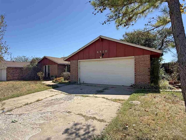 Property Photo: 6810 SW Bainbridge Ave OK 73505