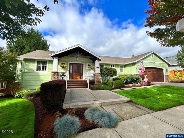 Property Photo: 447 NW Mount Mazama Street OR 97128