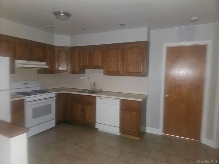 Property Photo:  25 Main Street  NY 10522 