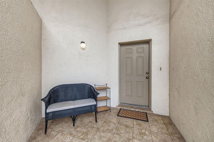 Property Photo:  8406 Terrace Meadows Court  FL 33637 