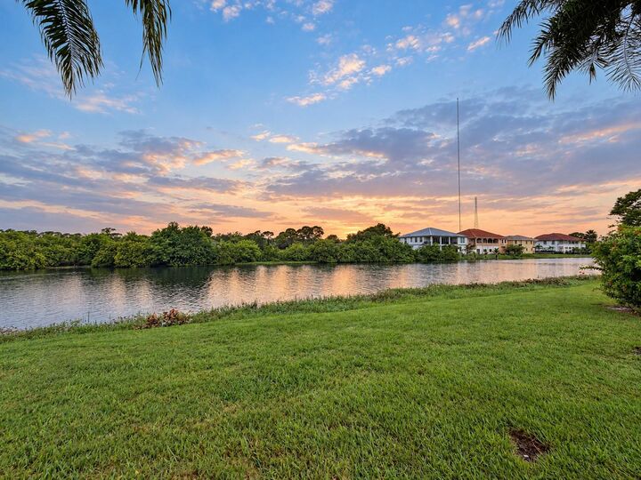 Property Photo: 211 Fernwood Circle 211 FL 33777
