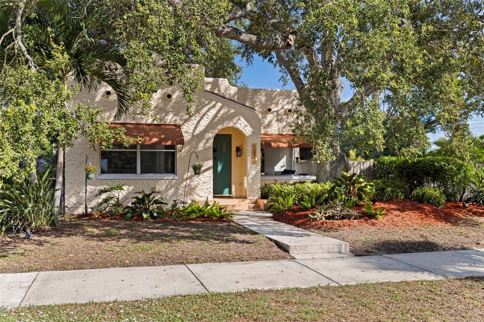 Property Photo:  1037 51st Avenue N  FL 33703 