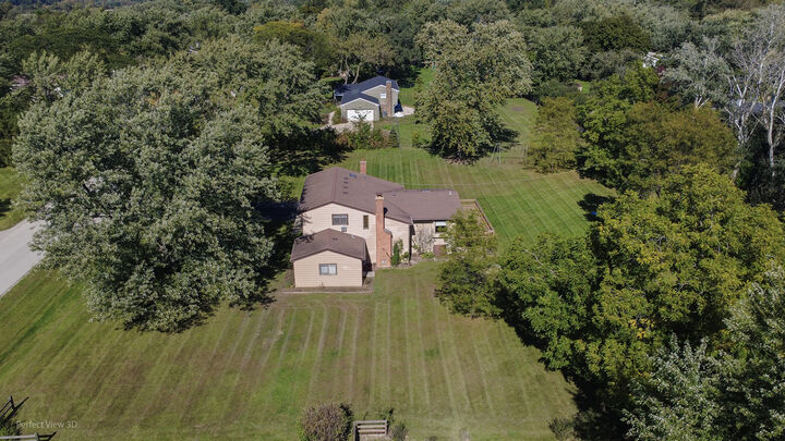 Property Photo:  2244 Heathercliff Drive  IL 60048 