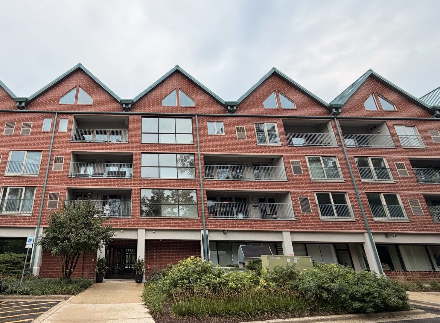 Property Photo:  1111 Burlington Avenue 312  IL 60532 