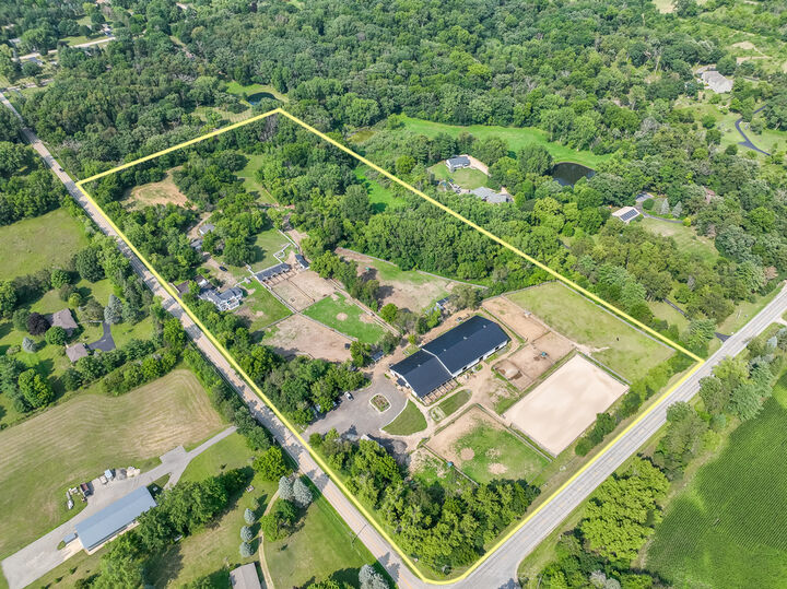 Property Photo: 708 S Rose Farm Road IL 60098