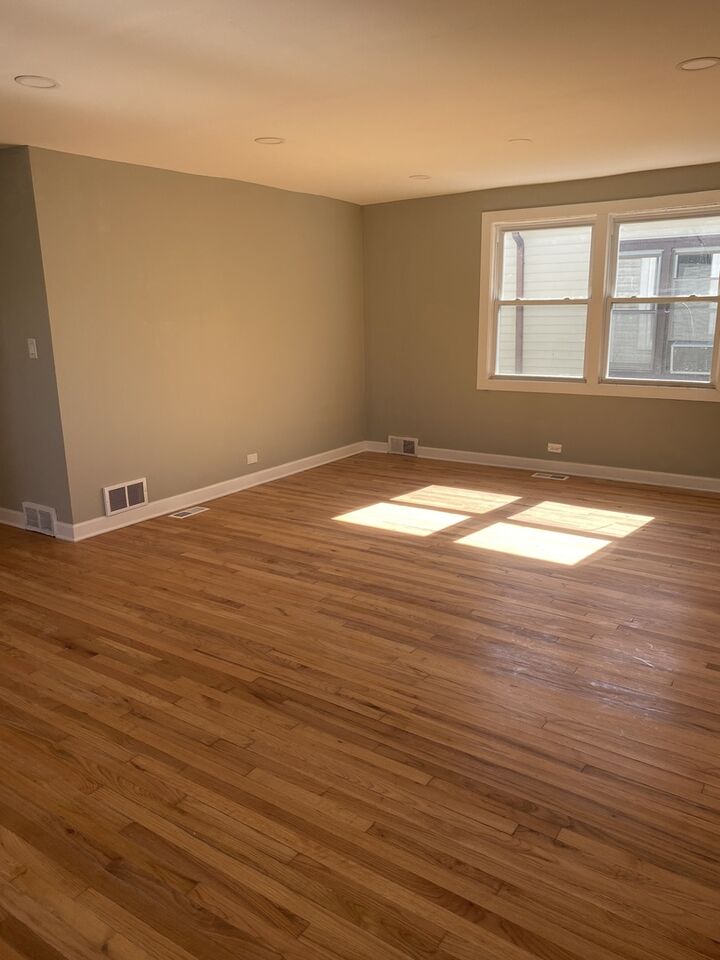Property Photo:  8011 S Dante Avenue 2  IL 60619 