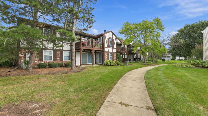 Property Photo:  2158 Lancaster Circle 101C  IL 60565 