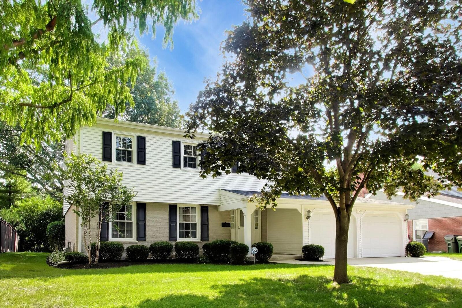 Property Photo:  1535 N Haddow Avenue  IL 60004 
