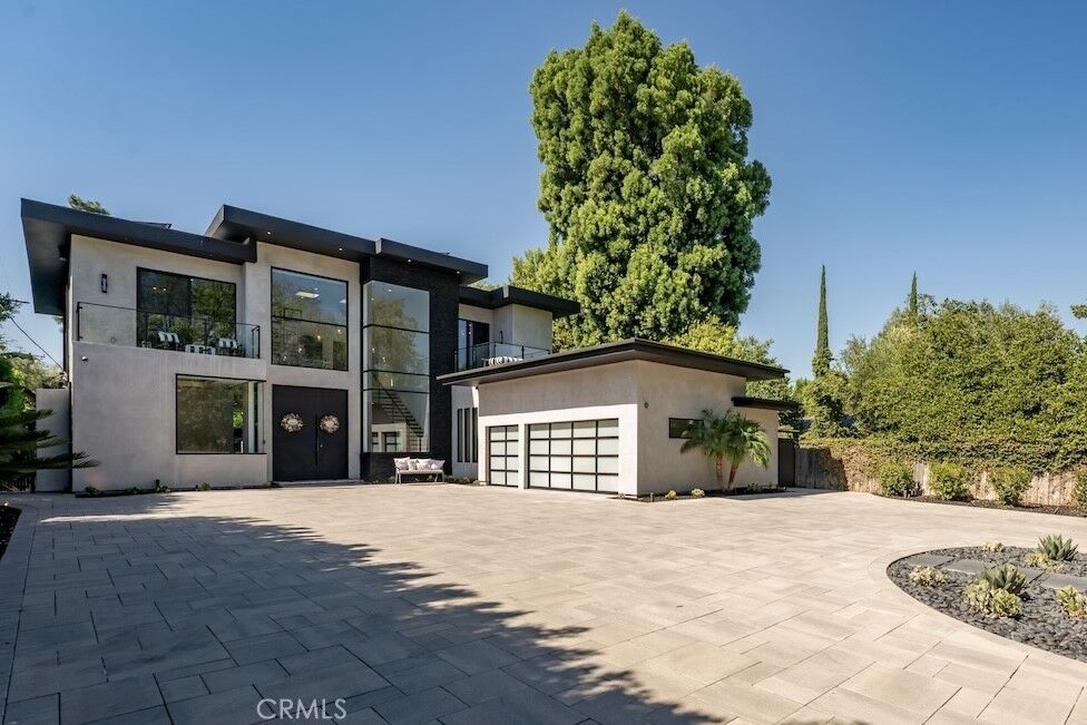Property Photo:  5301 Amestoy Avenue  CA 91316 