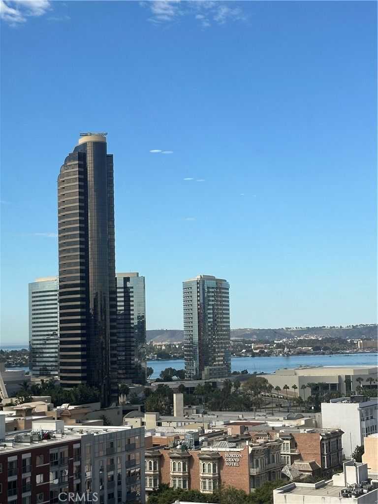 Property Photo:  575 6th 1110  CA 92101 